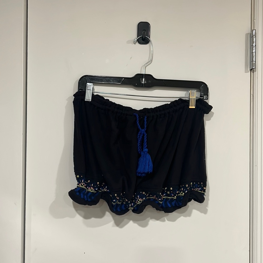 Black loose tube top